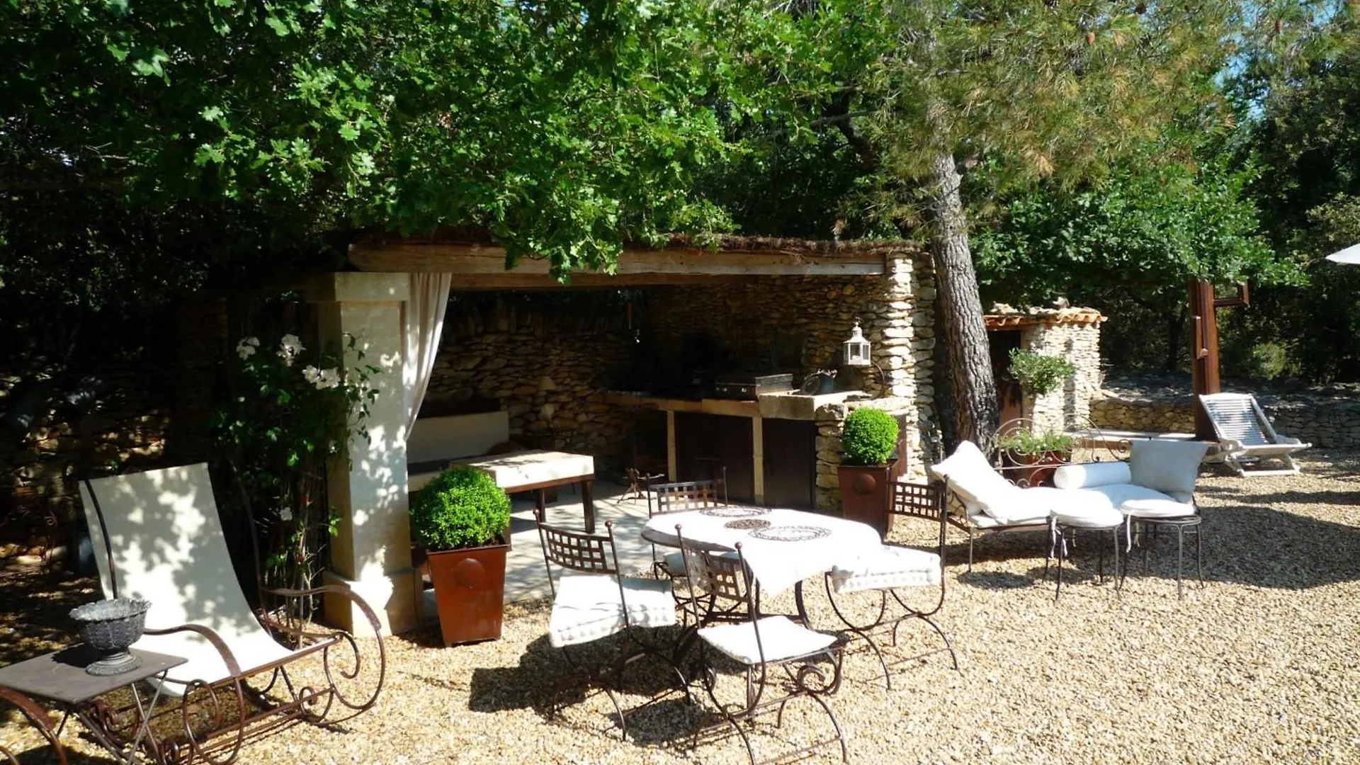 Beautiful Provencal Villa With Pool And Jacuzzi Lacoste  Holiday home