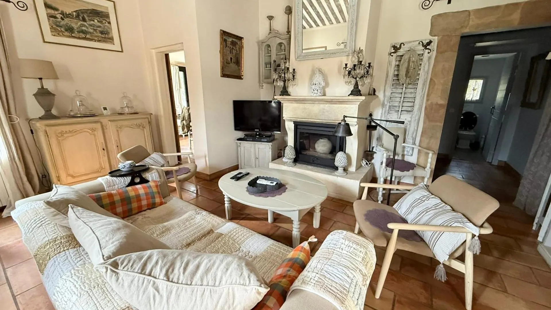 Holiday home Beautiful Provencal Villa With Pool And Jacuzzi Lacoste  France