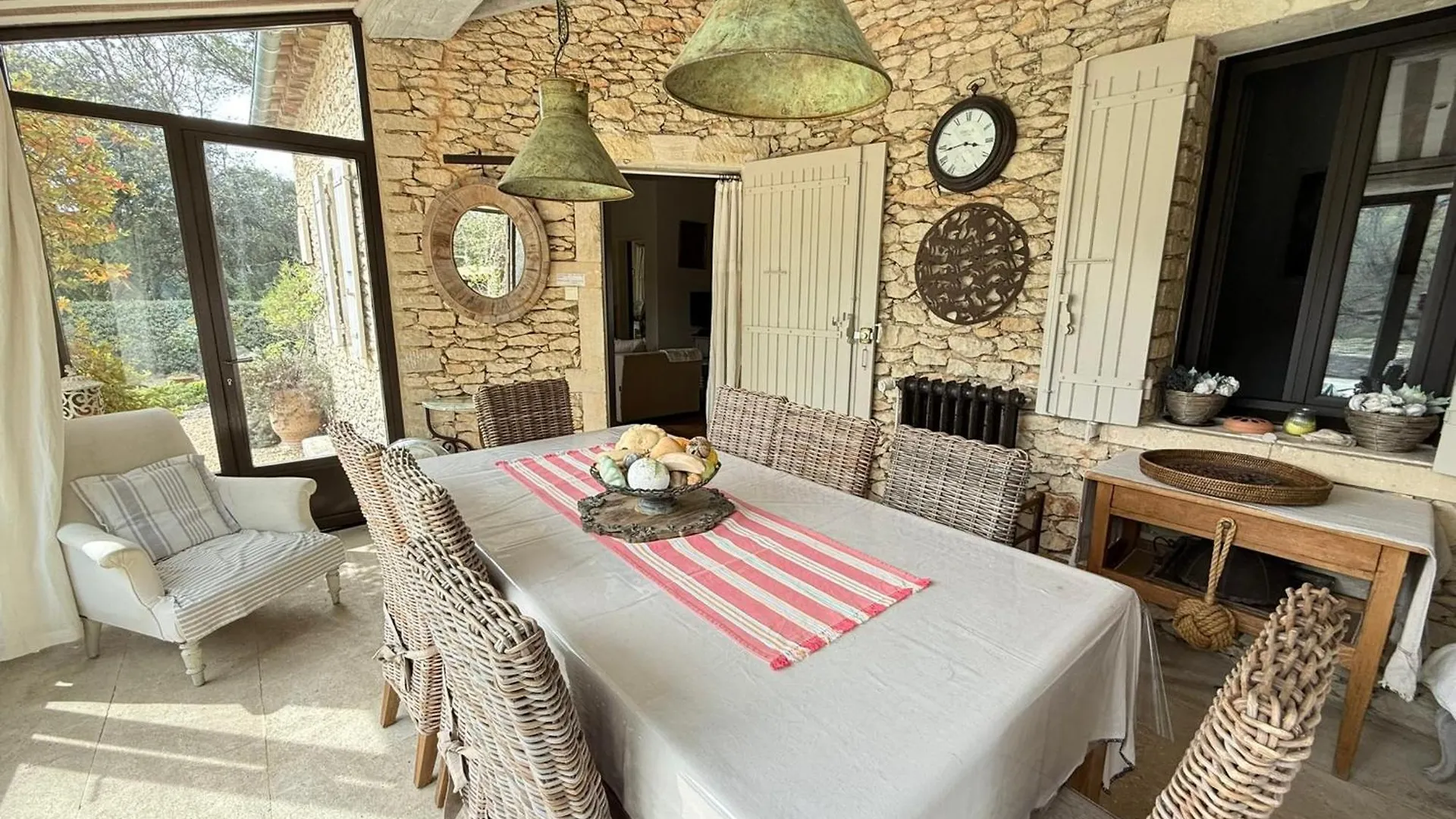 Beautiful Provencal Villa With Pool And Jacuzzi Lacoste  0*, Lacoste (Vaucluse)